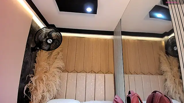 SweetNova1 online show from 07-01-26, 12:22