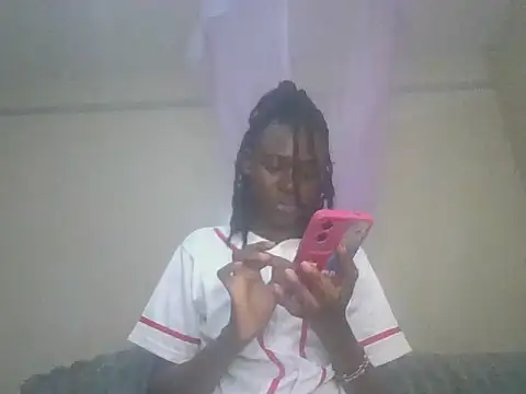 Preetygirlyz online show from 06-16-26, 11:21