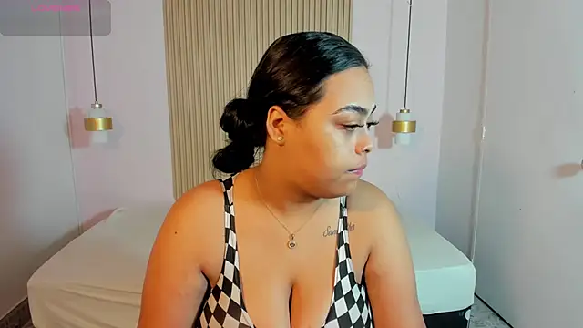 MiaLane3 online show from 06-18-26, 11:37