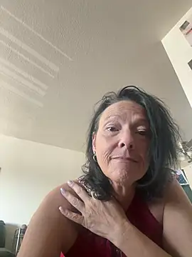 Snapshot of sassybrunette75 chatting on 06-01-26, 05:56 sassybrunette75 online show from 06-01-26, 05:56