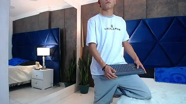 ThiagoFerrer  online show from 06-27-26, 03:23