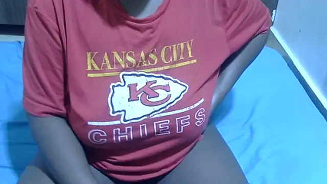 Snapshot of RawHoneyXo- chatting on 06-11-26, 01:16 RawHoneyXo- online show from 06-11-26, 01:16
