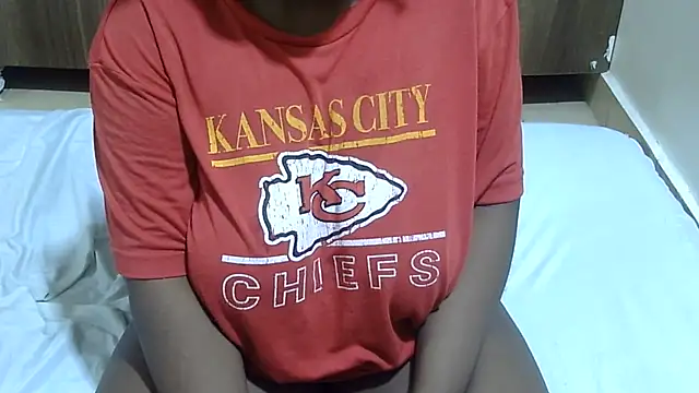 Snapshot of RawHoneyXo- chatting on 06-08-26, 01:50 RawHoneyXo- online show from 06-08-26, 01:50