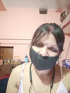 ZOYA-STRIP online show from 06-30-26, 04:51