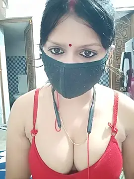 ZOYA-STRIP online show from 06-17-26, 04:39