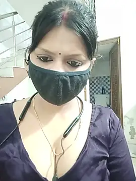 ZOYA-STRIP online show from 06-18-26, 04:12