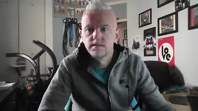 Snapshot of TheSexyCyclist chatting on 05-18-26, 07:46 TheSexyCyclist online show from 05-18-26, 07:46