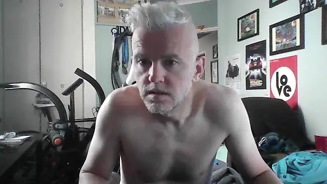Snapshot of TheSexyCyclist chatting on 05-26-26, 08:56 TheSexyCyclist online show from 05-26-26, 08:56