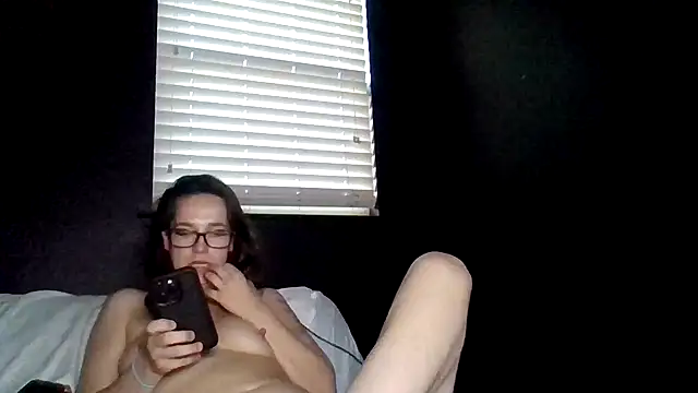 Snapshot of Tallhungcloudyyy chatting on 06-11-26, 02:53 Tallhungcloudyyy online show from 06-11-26, 02:53
