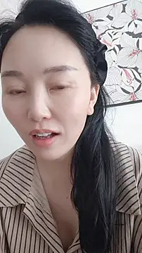 Snapshot of lylxili chatting on 06-24-26, 02:54 lylxili online show from 06-24-26, 02:54