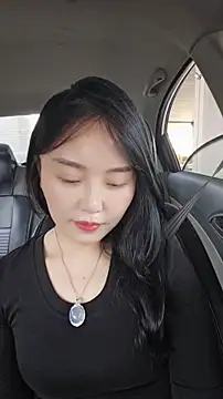 Snapshot of lylxili chatting on 06-15-26, 05:51 lylxili online show from 06-15-26, 05:51