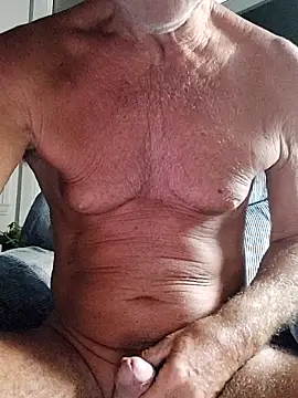 Snapshot of daddygil69 chatting on 07-02-26, 06:52 daddygil69 online show from 07-02-26, 06:52