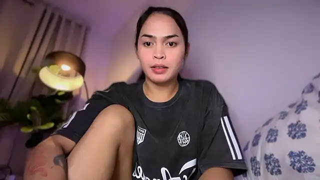 Amylaa online show from 06-18-26, 04:45