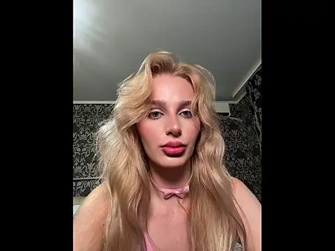 Snapshot of Golden__Daisy chatting on 07-04-26, 09:30 Golden Daisy online show from 07-04-26, 09:30