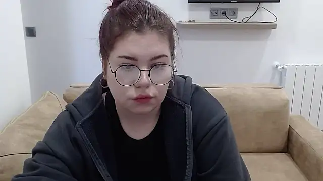Isabel Graves online show from 05-20-26, 06:10