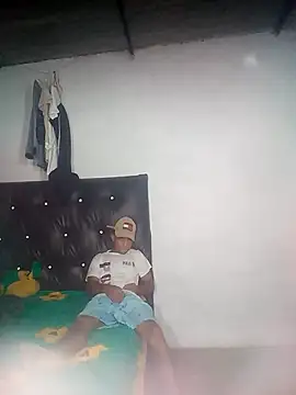 soymartinez2004 online show from 05-18-26, 06:34