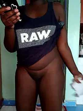 Snapshot of thickiana4 chatting on 06-20-26, 12:43 thickiana4 online show from 06-20-26, 12:43