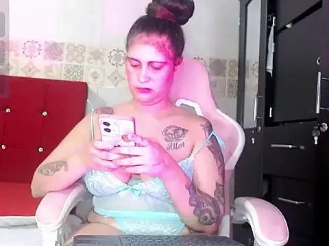 Dulce Vip online show from 05-22-26, 01:42