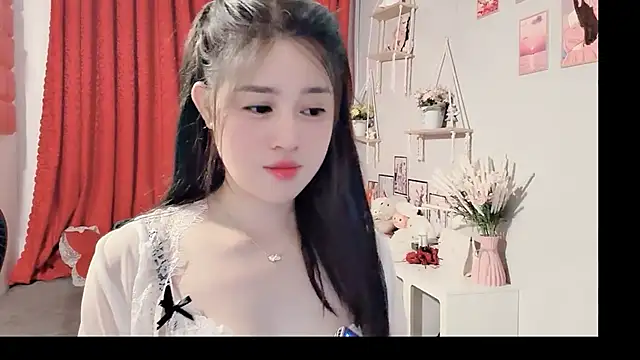 Bee-Cherry online show from 06-04-26, 05:56