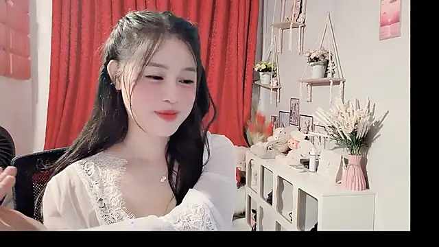 Bee-Cherry online show from 06-03-26, 02:33