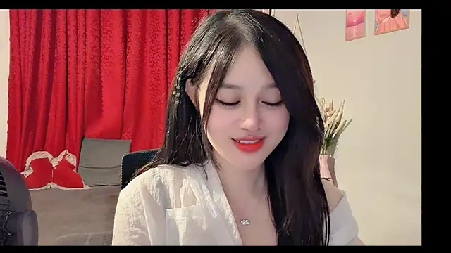 Bee-Cherry online show from 07-04-26, 06:01