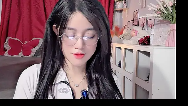 Bee-Cherry online show from 05-31-26, 06:41