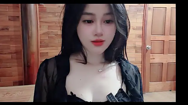 Bee-Cherry online show from 06-15-26, 06:57