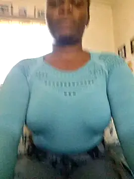 PinkyMonique online show from 05-18-26, 06:18