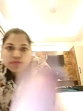 Miss kirtii online show from 05-18-26, 07:46