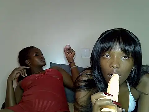 Cute leira online show from 06-27-26, 12:33