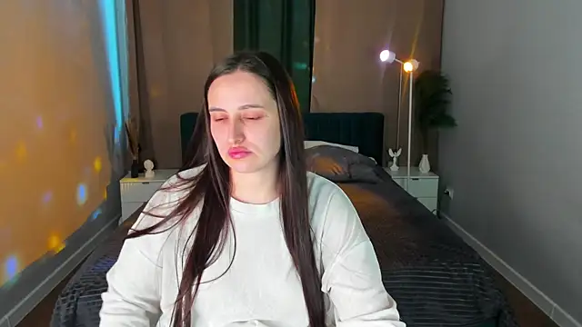 Elizabet Colllins online show from 06-27-26, 01:11