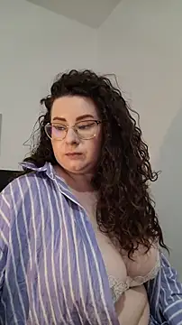 Snapshot of Elissa_Floyd__ chatting on 06-07-26, 04:34 Elissa Floyd online show from 06-07-26, 04:34