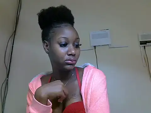 Snapshot of Pretty_kitty48 chatting on 06-27-26, 12:55 Pretty kitty48 online show from 06-27-26, 12:55