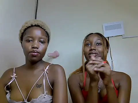 Snapshot of Pretty_kitty48 chatting on 06-03-26, 02:07 Pretty kitty48 online show from 06-03-26, 02:07
