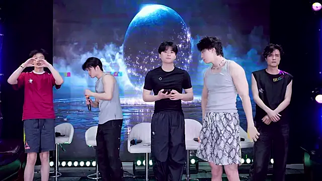 XT-YYDS-001 online show from 06-08-26, 11:11