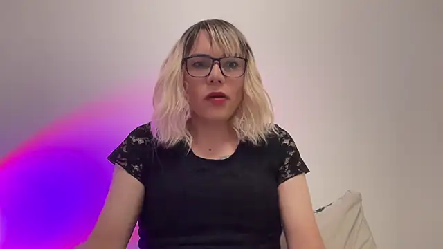 nikki trans fun online show from 05-18-26, 04:45