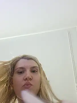 HotBlondie69 online show from 07-16-26, 07:22