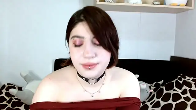 Snapshot of Oriana_secret chatting on 06-27-26, 04:07 Oriana secret online show from 06-27-26, 04:07