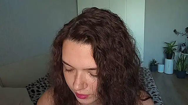Snapshot of Vicki_queen chatting on 06-30-26, 05:07 Vicki queen online show from 06-30-26, 05:07
