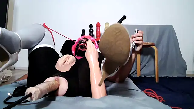 SlutSandraTS online show from 07-12-26, 10:16