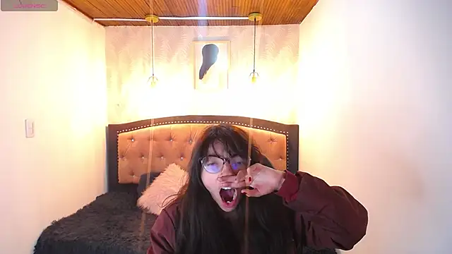 Snapshot of Allyshon_ chatting on 06-17-26, 07:57 Allyshon online show from 06-17-26, 07:57