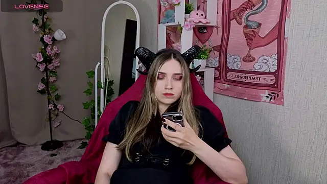 NocturneHuntress online show from 06-26-26, 07:47