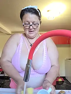 Snapshot of Diana_Diafan chatting on 06-15-26, 06:02 Diana Diafan online show from 06-15-26, 06:02