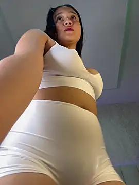 amara huxly online show from 06-16-26, 07:47