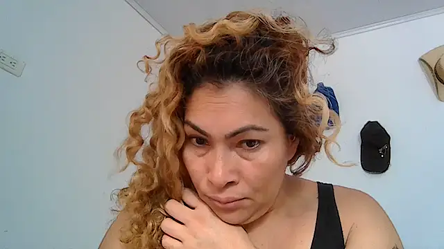 Layla-Astrum online show from 05-23-26, 12:37