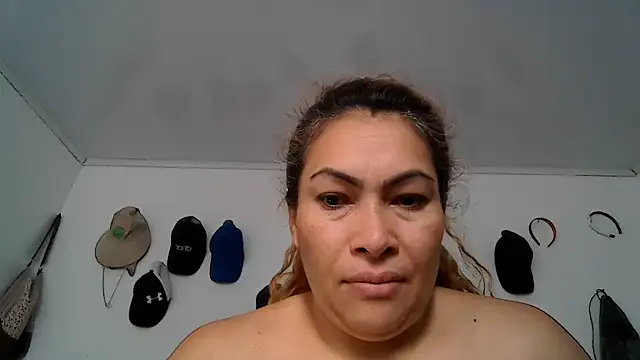 Layla-Astrum online show from 05-21-26, 12:46