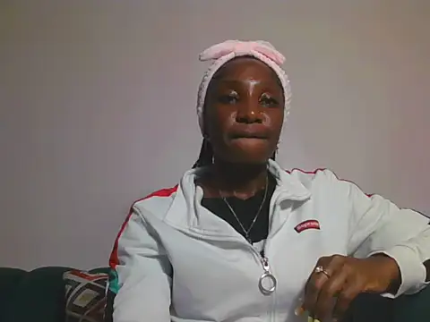 Hornycammy23 online show from 06-13-26, 08:29