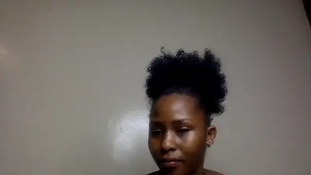 Snapshot of Sexy_bella6 chatting on 06-21-26, 11:05 Sexy bella6 online show from 06-21-26, 11:05