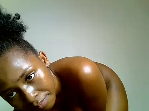 Snapshot of Sexy_bella6 chatting on 06-27-26, 12:33 Sexy bella6 online show from 06-27-26, 12:33