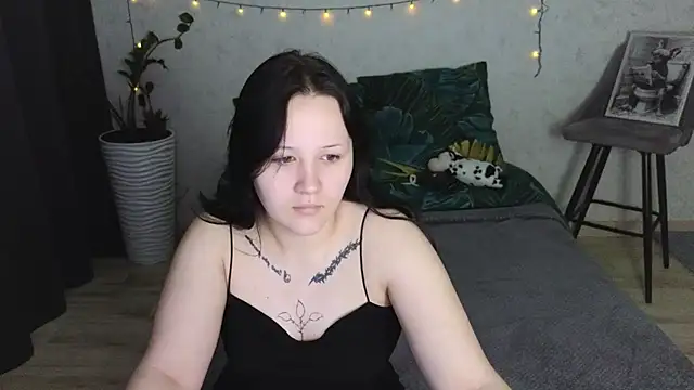 Tori cute online show from 05-28-26, 12:18